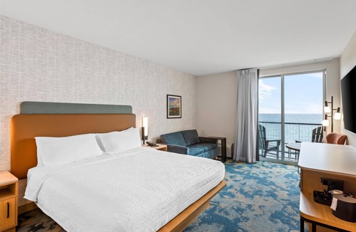 St Ignace Hotel | Hampton Inn St Ignace Lakefront Mackinac