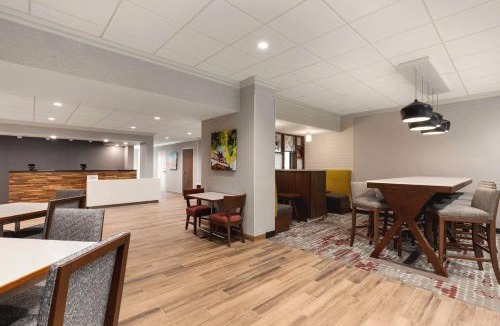 Starkville Hotel | Hampton Inn Starkville Mississippi State University