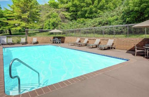 State College Hotel | Hampton Inn State College