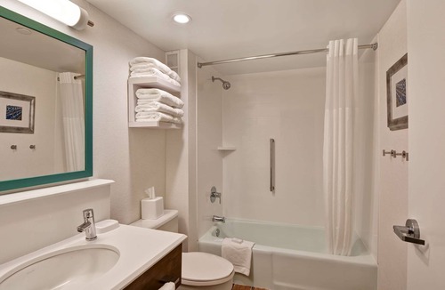 State College Hotel | Hampton Inn State College