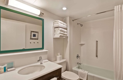 State College Hotel | Hampton Inn State College
