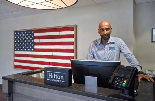 Jefferson Manor Hotel | Hampton Inn & Suites Alexandria Old Town Area South