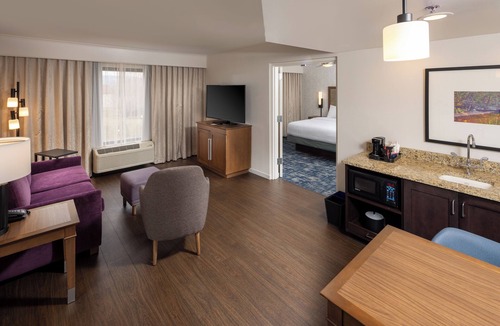 Skyland Hotel | Hampton Inn & Suites Asheville Airport