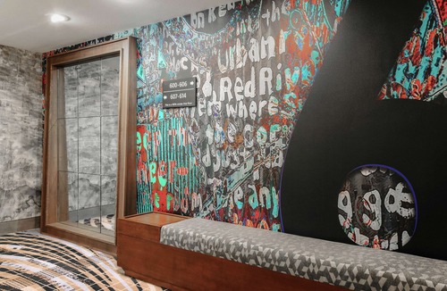 Waller Creek District Hotel | Hampton Inn & Suites Austin Downtown