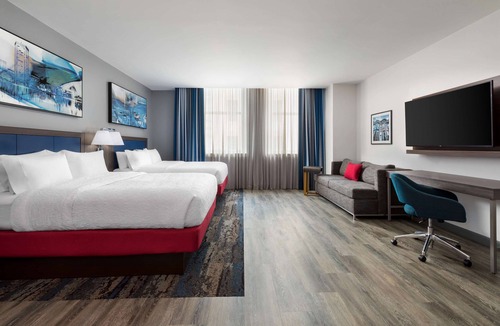 Downtown Baltimore Hotel | Hampton Inn & Suites Baltimore Inner Harbor