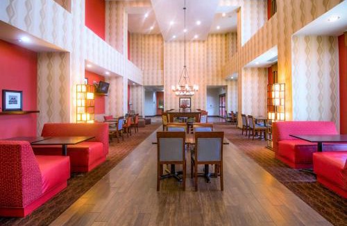 Bastrop Hotel | Hampton Inn & Suites Bastrop