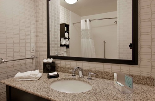 Wilburton Hotel | Hampton Inn & Suites Bellevue Downtown-Seattle