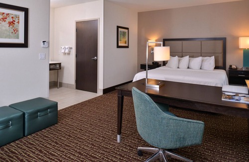 Southern Crossing Hotel | Hampton Inn & Suites Bend