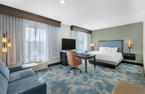 Southern Crossing Hotel | Hampton Inn & Suites Bend