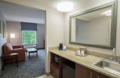 Lenox Hotel | Hampton Inn & Suites Berkshires-Lenox