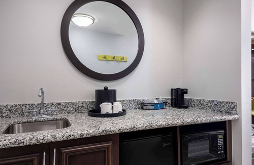 Crestline Heights Hotel | Hampton Inn & Suites Birmingham/280 East-Eagle Point