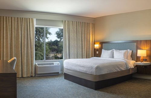 Boerne Hotel | Hampton Inn & Suites Boerne