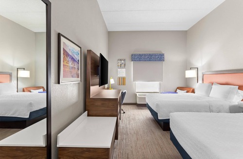 Bolingbrook Hotel | Hampton Inn & Suites Bolingbrook