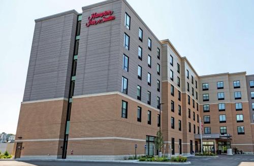 Waltham Hotel | Hampton Inn & Suites Boston/Waltham