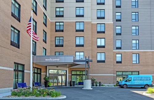Waltham Hotel | Hampton Inn & Suites Boston/Waltham