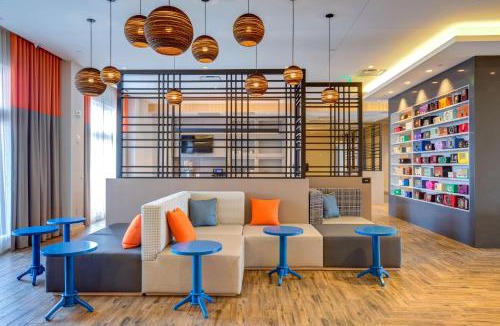 Waltham Hotel | Hampton Inn & Suites Boston/Waltham