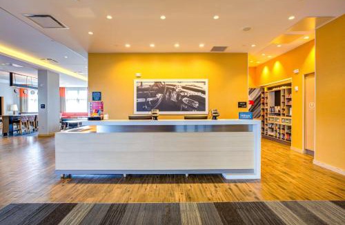 Waltham Hotel | Hampton Inn & Suites Boston/Waltham