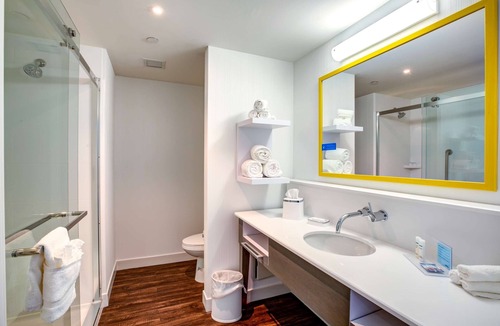 Waltham Hotel | Hampton Inn & Suites Boston/Waltham