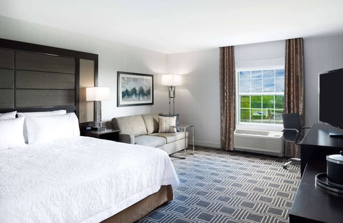 Martinsville Hotel | Hampton Inn & Suites Bridgewater