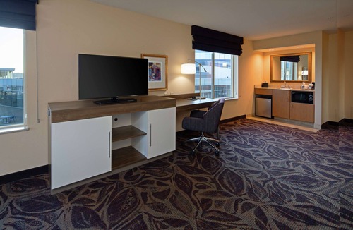 Bremerton Hotel | Hampton Inn & Suites Bremerton
