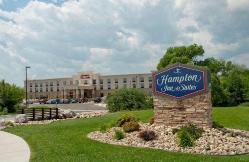 Buffalo Hotel | Hampton Inn & Suites Buffalo