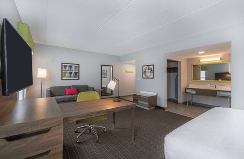 Burlington Hotel | Hampton Inn & Suites Burlington, NC