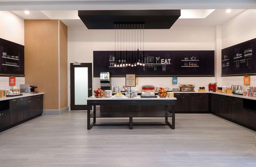 Burlington Hotel | Hampton Inn & Suites by Hilton Burlington Toronto