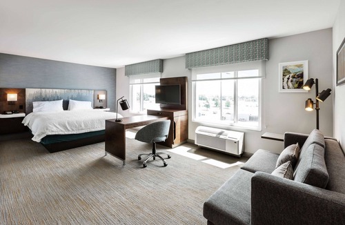Quartier 5-2 Hotel | Hampton Inn & Suites by Hilton Quebec City Beauport
