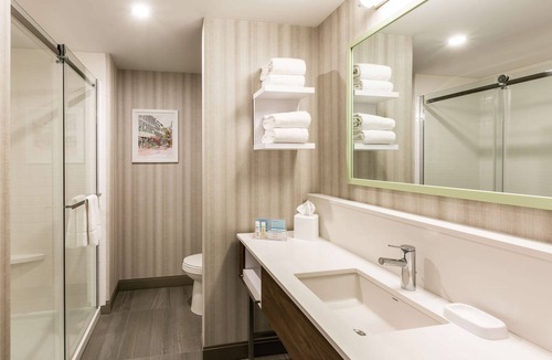 Quartier 5-2 Hotel | Hampton Inn & Suites by Hilton Quebec City Beauport