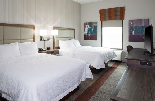 Pittsburg Hotel | Hampton Inn & Suites by Hilton Pittsburg Kansas Crossing