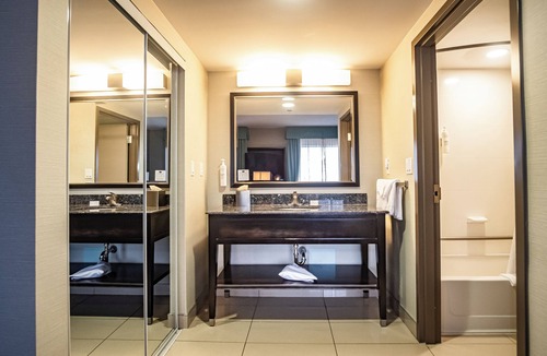 St. John's Hotel | Hampton Inn & Suites by Hilton St. John's Airport