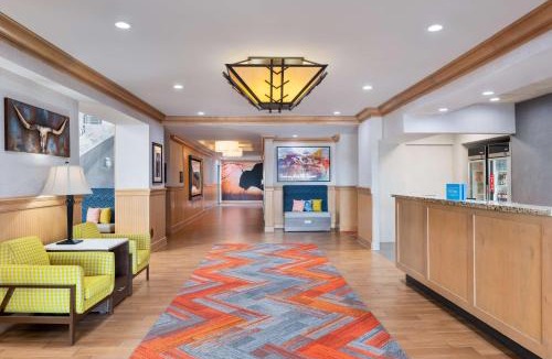 Dodge City Hotel | Hampton Inn & Suites by Hilton Dodge City Boot Hill Casino