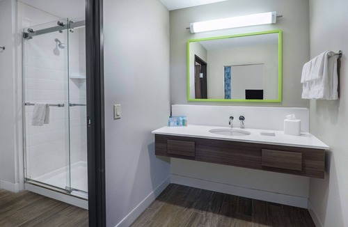 Portland Hotel | Hampton Inn & Suites by Hilton Portland Corpus Christi