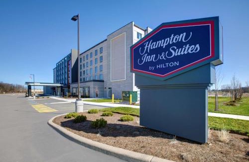 Township of Woolwich Hotel | Hampton Inn & Suites By Hilton Waterloo St. Jacobs