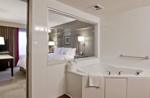 Unionville Hotel | Hampton Inn & Suites by Hilton Toronto Markham