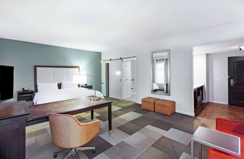 Greater Greenspoint Hotel | Hampton Inn & Suites by Hilton Houston North IAH