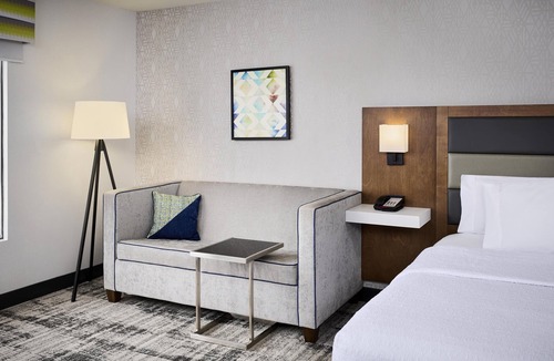 Windsor Hotel | Hampton Inn & Suites by Hilton Windsor