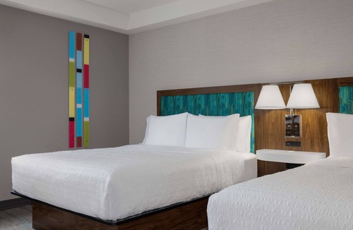 Church and Wellesley Hotel | Hampton Inn & Suites by Hilton Toronto Downtown