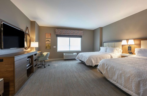 Charlottetown Hotel | Hampton Inn & Suites Charlottetown