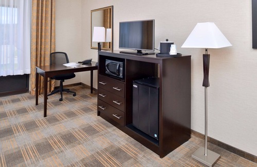 California Hotel | Hampton Inn & Suites California University-Pittsburgh