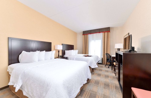 California Hotel | Hampton Inn & Suites California University-Pittsburgh