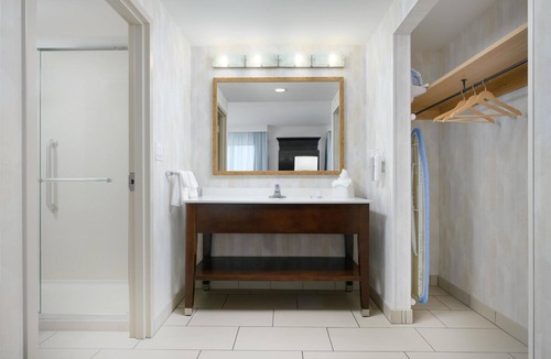 Twin Brook Hotel | Hampton Inn & Suites Chattanooga/Hamilton Place