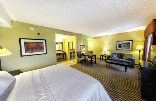 Concordville Hotel | Hampton Inn & Suites Chadds Ford