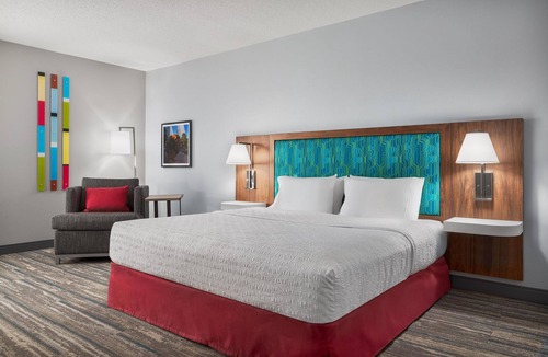 Arrowood Hotel | Hampton Inn & Suites Charlotte-Arrowood Rd.