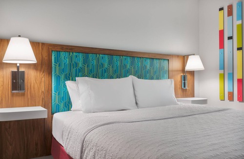 Arrowood Hotel | Hampton Inn & Suites Charlotte-Arrowood Rd.
