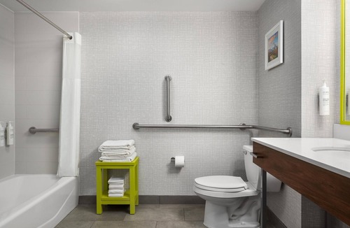 Arrowood Hotel | Hampton Inn & Suites Charlotte-Arrowood Rd.