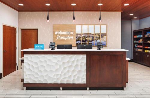 Twin Brook Hotel | Hampton Inn & Suites Chattanooga/Hamilton Place