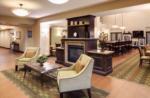 St. Charles Hotel | Hampton Inn & Suites Chicago/Saint Charles