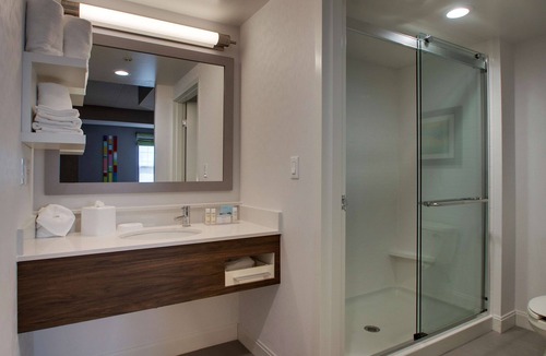 Aurora Hotel | Hampton Inn & Suites Chicago/Aurora