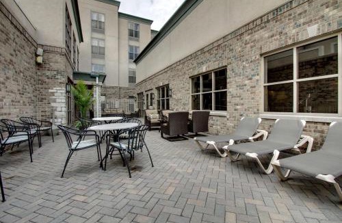Aurora Hotel | Hampton Inn & Suites Chicago/Aurora